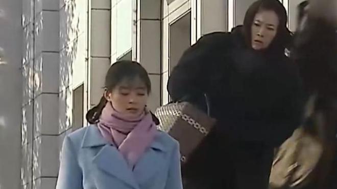 年后遍体鳞伤逃回家惨状令家人心疼落泪瓦力棋牌试玩16岁少女和大叔私奔8(图4)