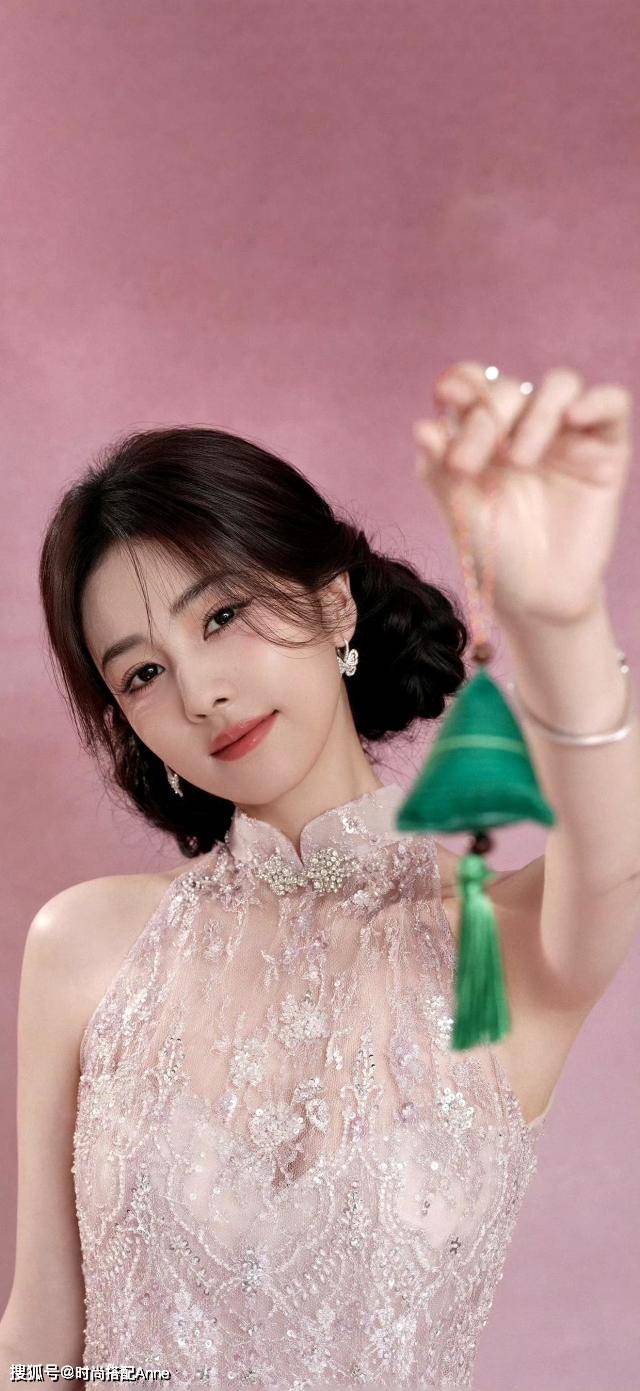 尚写真粉色蕾丝旗袍优雅迷人瓦力游戏app白鹿端午节时(图4)