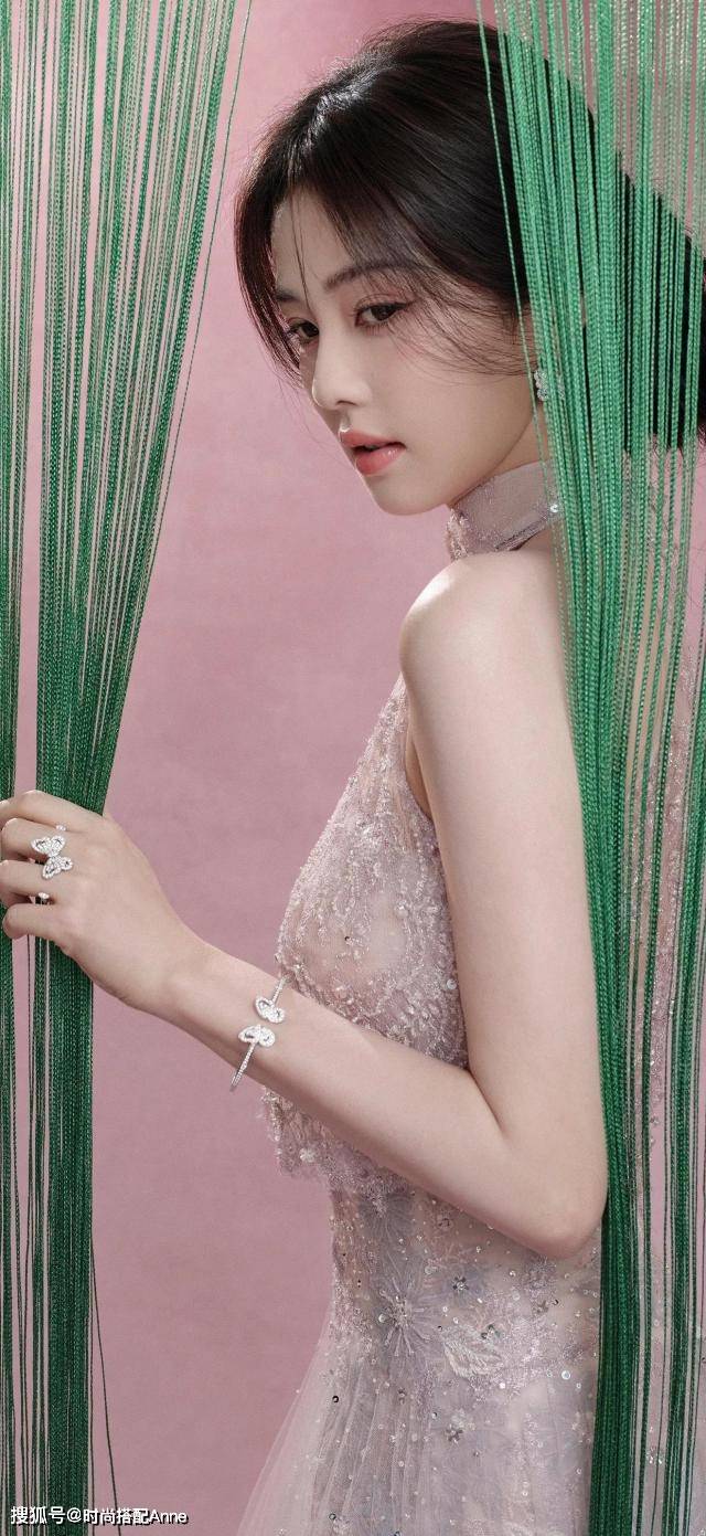 尚写真粉色蕾丝旗袍优雅迷人瓦力游戏app白鹿端午节时(图2)