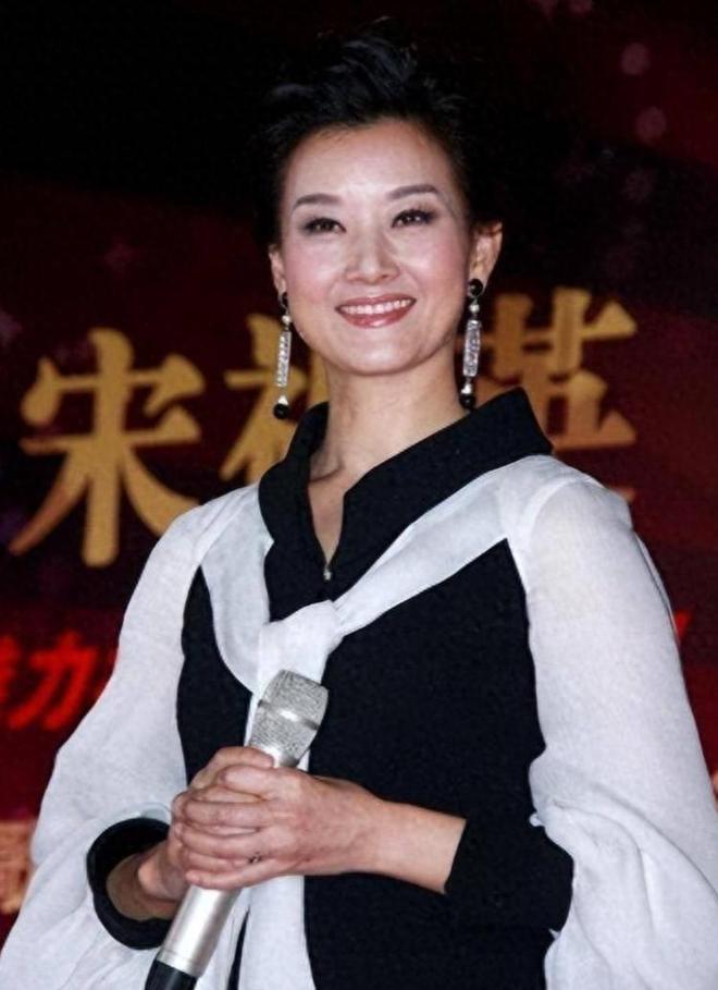 2年原来不止为了家庭李谷一道出真相瓦利棋牌59岁宋祖英：退出春晚1(图12)