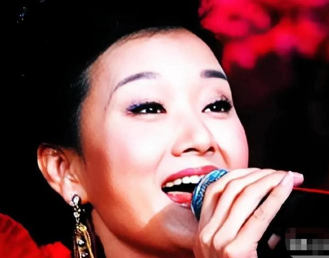 2年原来不止为了家庭李谷一道出真相瓦利棋牌59岁宋祖英：退出春晚1(图2)