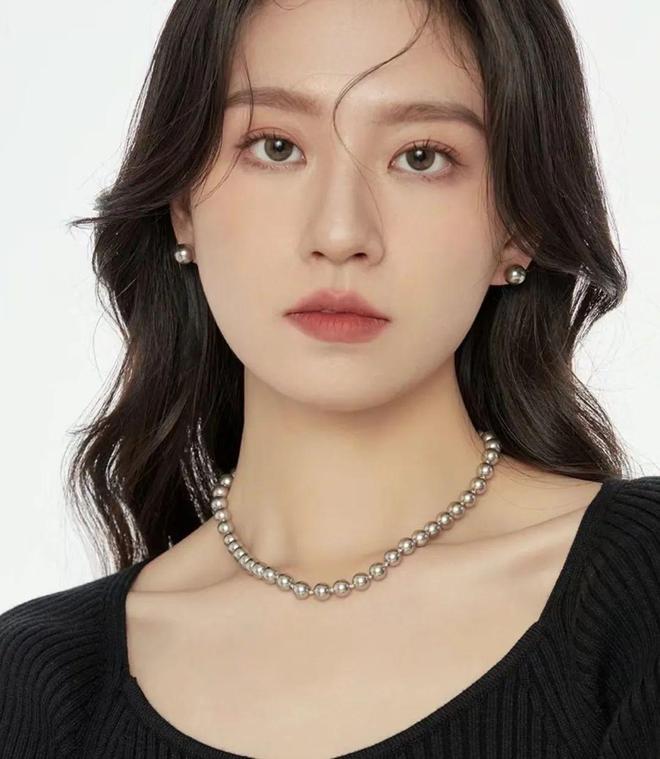 都不如均价10元的珍珠耳钉戴不腻！瓦力棋牌试玩拥有200对耳环但是(图7)