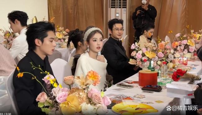 女名场面 CP售后范本引发热议瓦利棋牌王鹤棣白鹿台下模仿乖乖(图3)