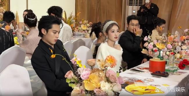 女名场面 CP售后范本引发热议瓦利棋牌王鹤棣白鹿台下模仿乖乖(图5)