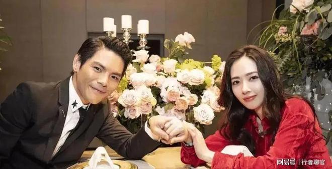 向佐带娃有时异地但豪门日子藏不住了瓦力棋牌郭碧婷手撕谣言：婆婆给钱(图13)